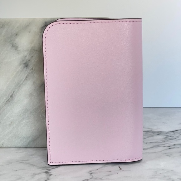 NWT🌸 Kate Spade parrot flock party passport holder wallet card case WLRU6241 - Picture 4 of 8